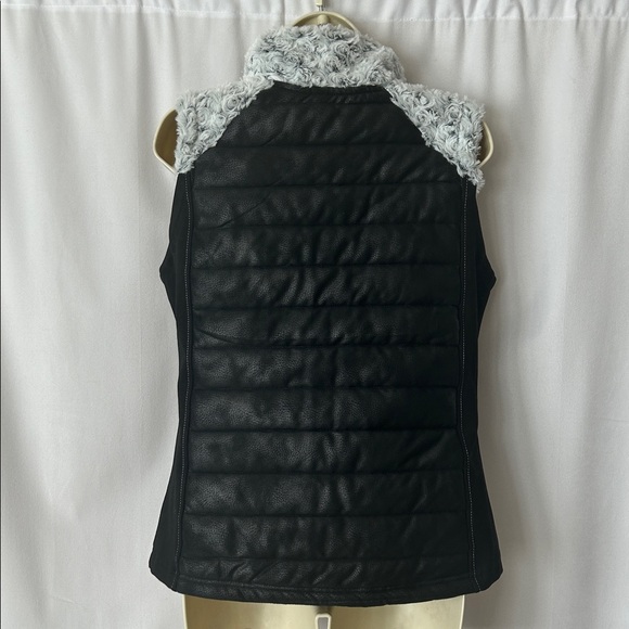 Wooly Bully Wear NWT Comfy & Warm Black Puffer Vest w/ Fur Trim **Size M** 🌺🌺 - Picture 2 of 5